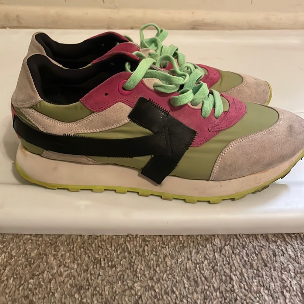 Off-white Sneakers